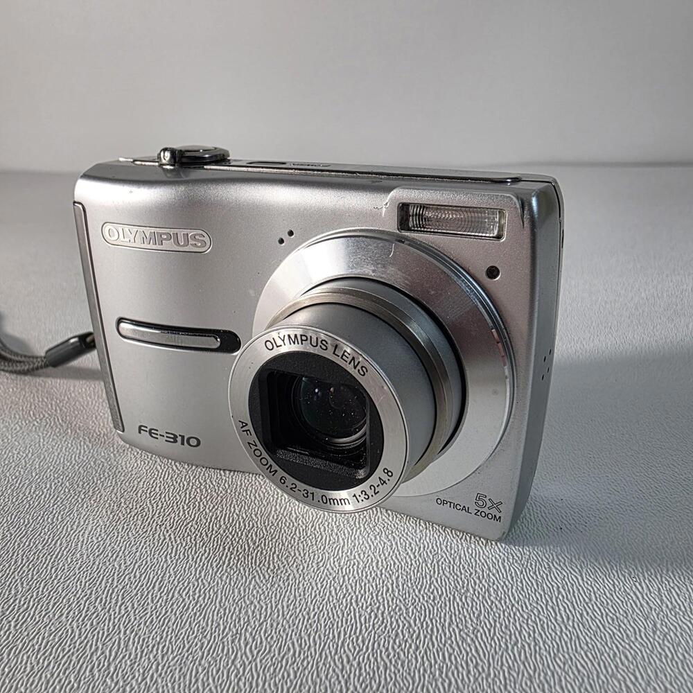 Olympus FE-310 Digital Camera 8.0MP 5x Optical Zoom Silver W/2GB XD Card Tested - Picture 2 of 9